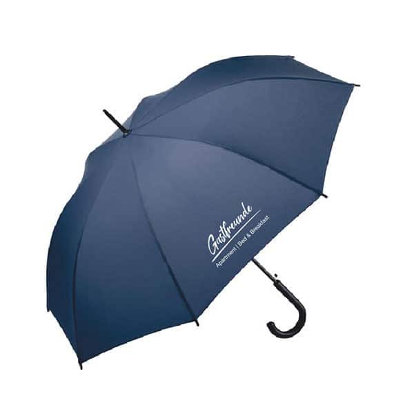 Regenschirm-Gastfreunde